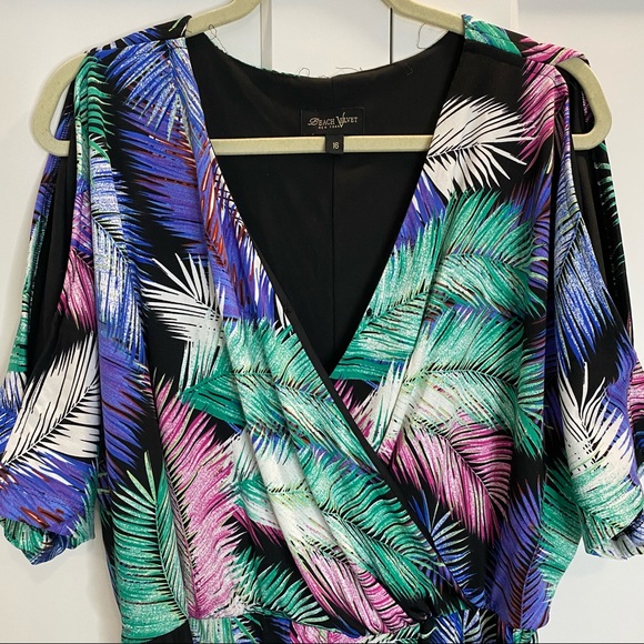 Palm Leaf print jumpsuit. - Picture 4 of 12